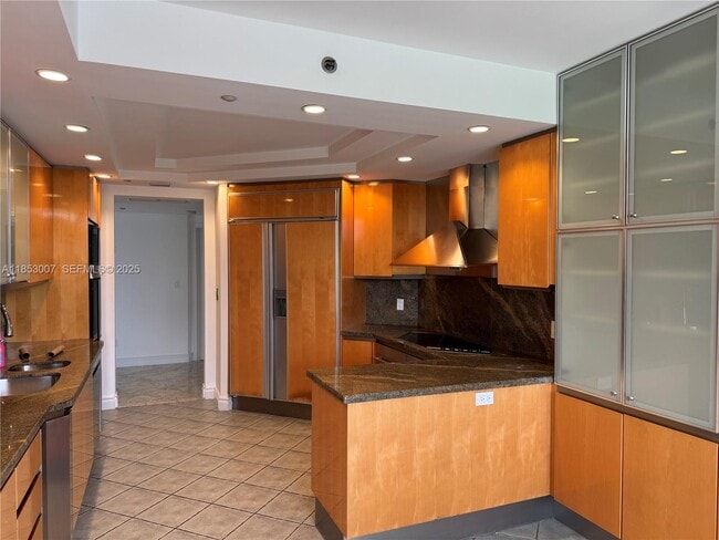 Building Photo - 2600 Island Blvd