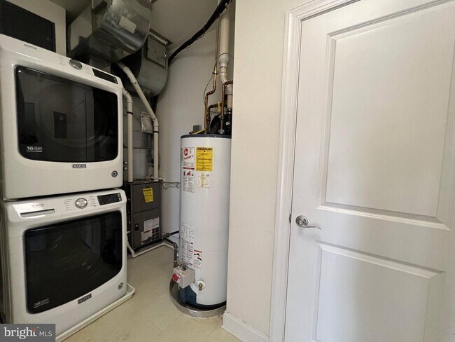 Building Photo - 2360 NJ-33