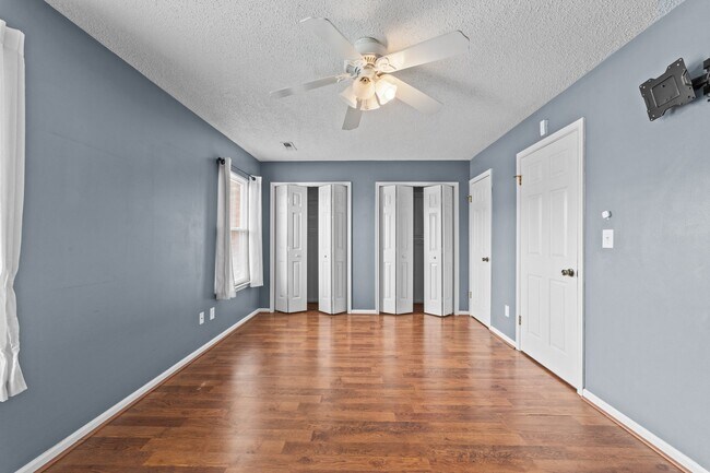 Building Photo - 802 Nottaway Dr