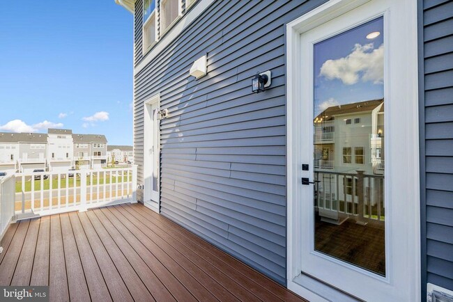 Building Photo - 4610 Pacific Elm St