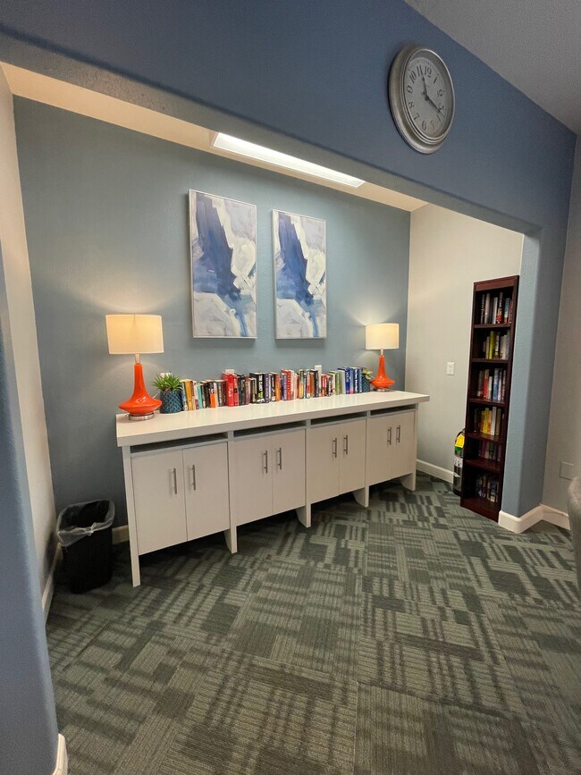 Community Work Space - 13700 N Fountain Hills Blvd