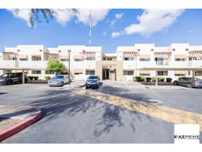 Building Photo - Stylish 3/2 Phoenix Condo in Gated Community!