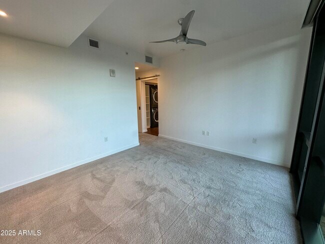 Building Photo - 200 W Portland St