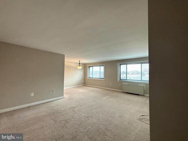 Building Photo - 1200 S Arlington Ridge Rd