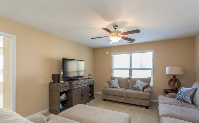 Building Photo - Gorgeous 4 bedroom home in Durham minutes from shopping and entertainment!