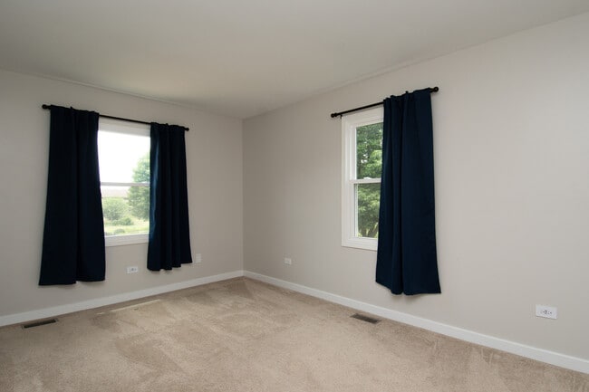 Building Photo - 24243 Graver Ln