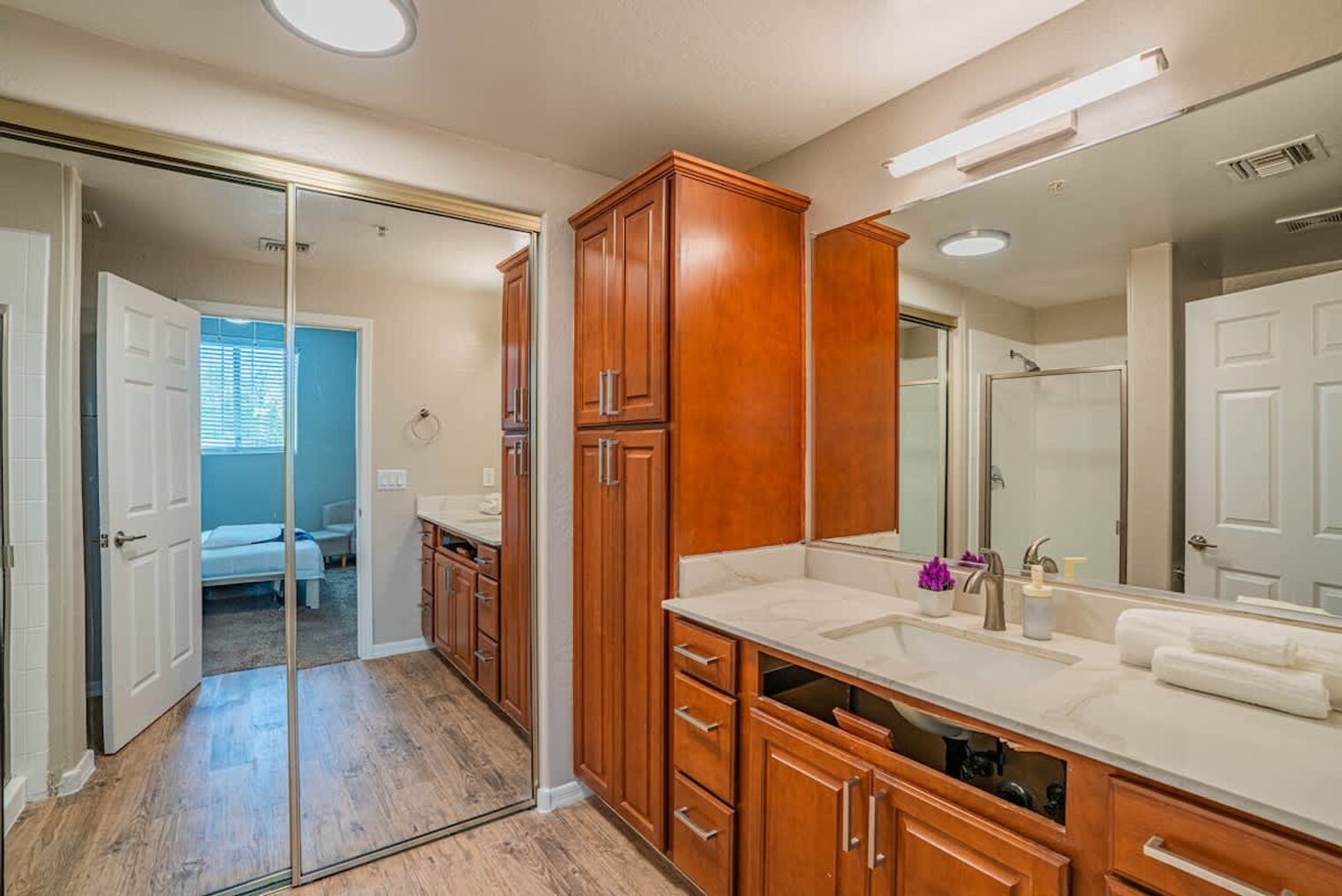 Building Photo - 1275 E University Dr