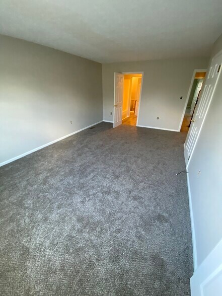 Building Photo - 806 Trustway Ct