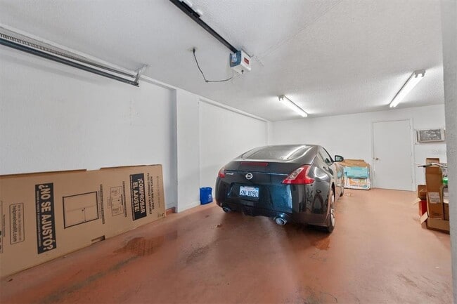 Building Photo - 745 Pinellas Bayway S