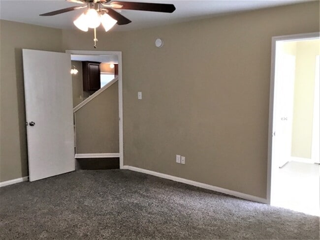 Building Photo - 21655 Falvel Lake Dr