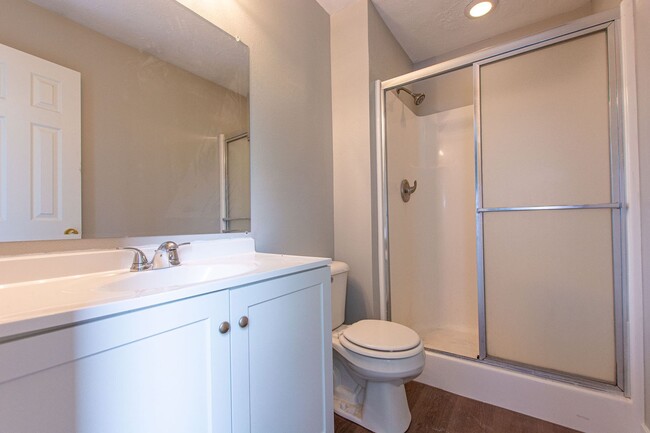 Building Photo - 3 Bedroom / 2 Bath Near Lake Cunningham!