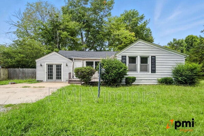 Building Photo - 2727 Jamestown Ave