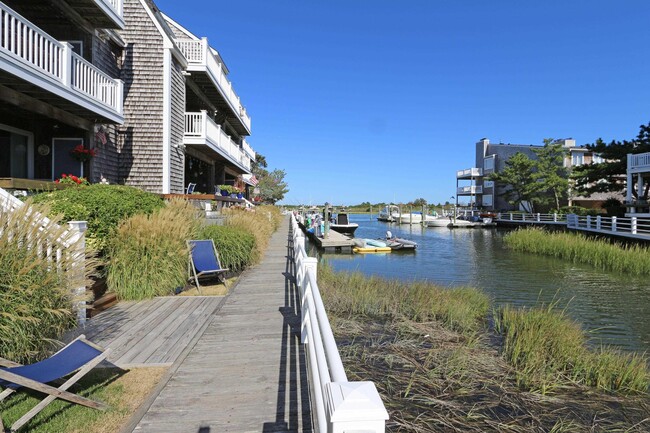 Building Photo - 903 Harbour Cove