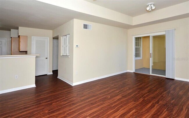 Building Photo - 2950 Viscaya Pl