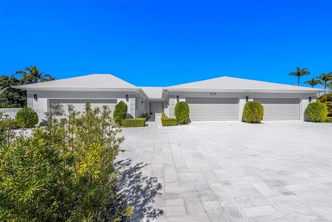 Building Photo - 424 Alamanda Dr