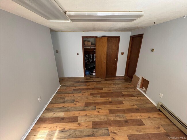 Building Photo - 192 Woodland Dr