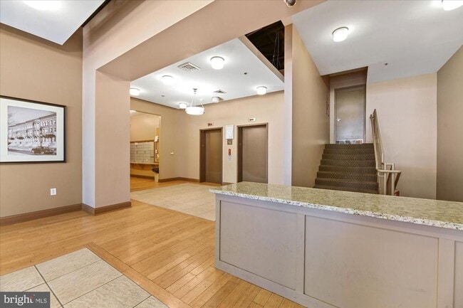 Building Photo - 2026/2027 JHU Off -Campus Gorgeous 2bd/2ba at The Lofts w/ W/D & A/C & more! Available 6/9/26