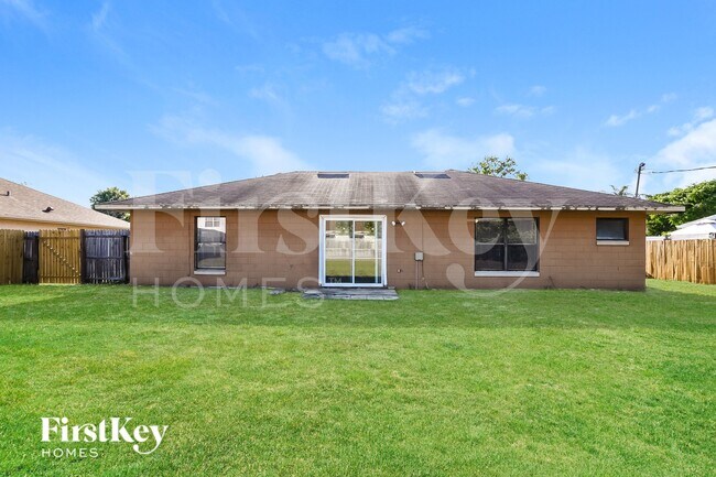 Building Photo - 1051 Shepherd Ave