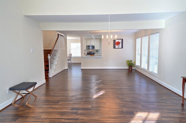 Building Photo - 11822 Hillbrook Dr