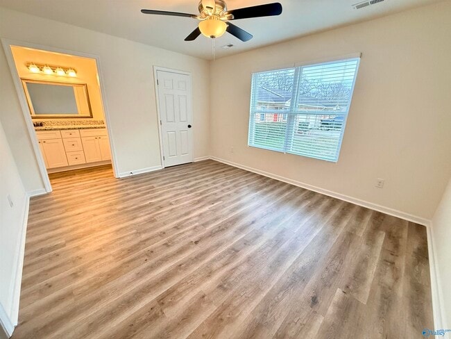 Building Photo - 103 Oakwood Meadows Dr