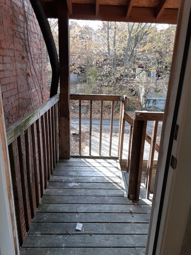 Building Photo - 1020 Penn Ave