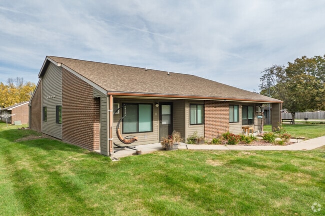 Building Photo - Winterset Park II Apartments