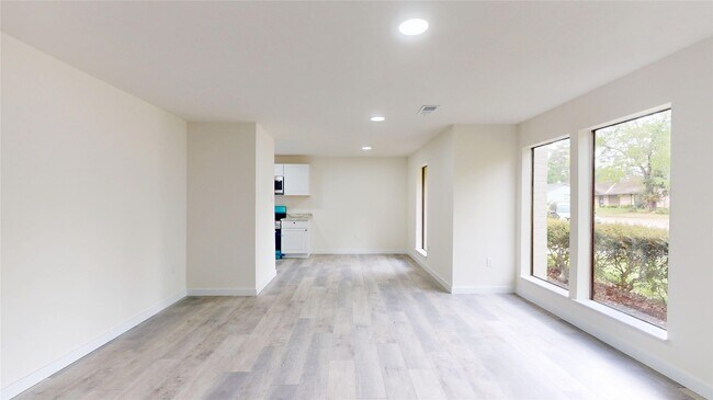 Building Photo - 2218 Poplar Park Dr