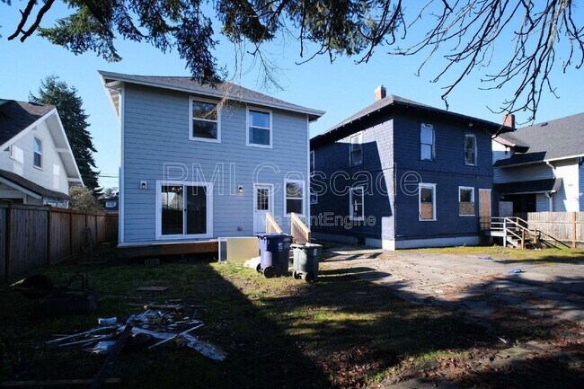 Building Photo - 933 S Sprague Ave