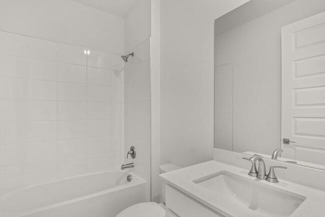 Building Photo - 5684 Hampton Park Cir