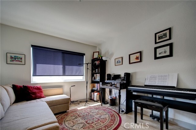 Building Photo - 573 Springbrook N