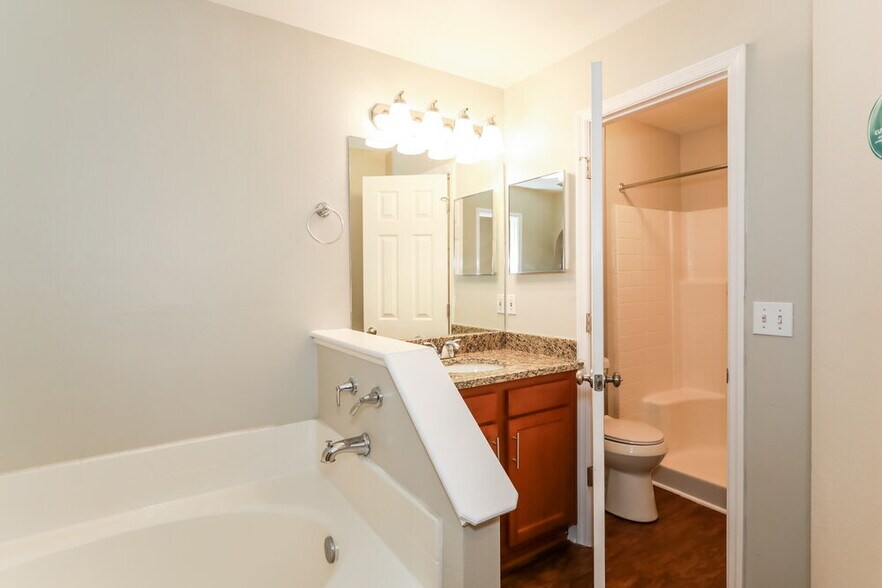 Building Photo - 2668 Lantana Lakes Dr W