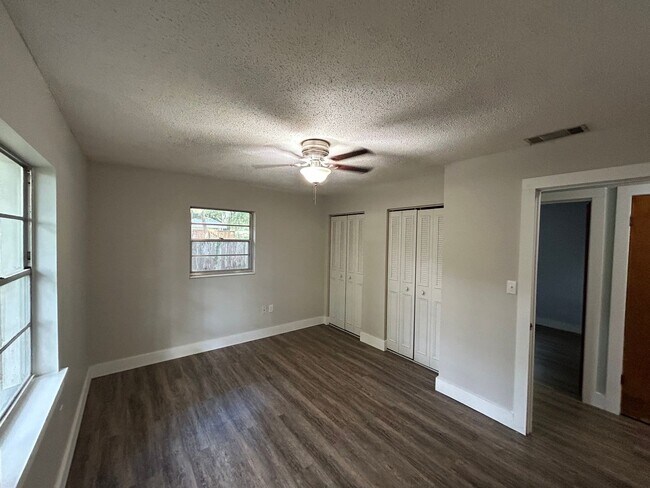 Building Photo - 13904 NW 142 Pl