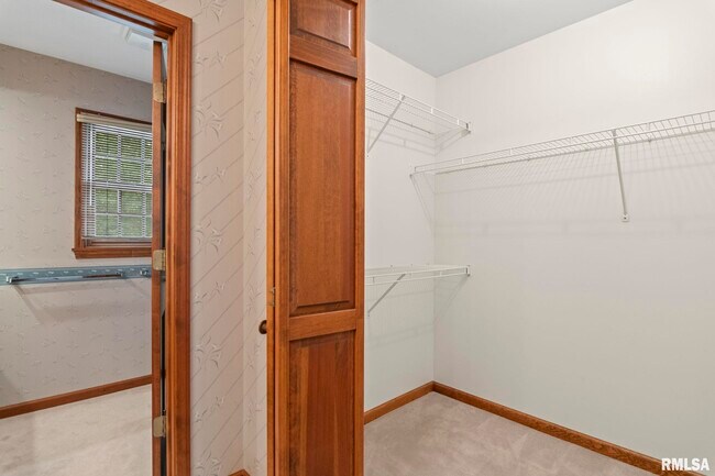 Building Photo - 1616 Hunter Ridge Dr