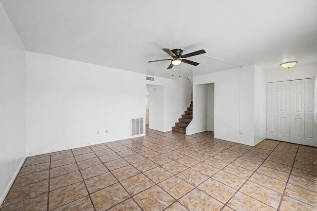 Building Photo - 4522 N 15th Ave