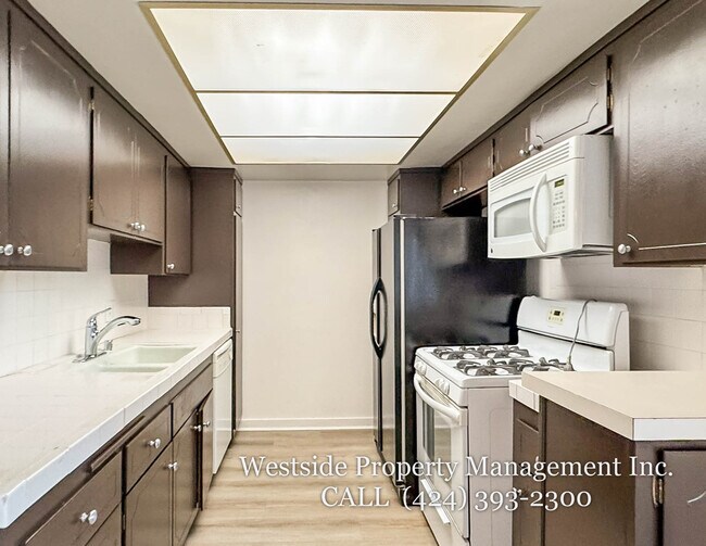 Building Photo - 3336 Tilden Ave