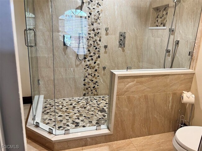 Building Photo - 3480 45th Ave NE