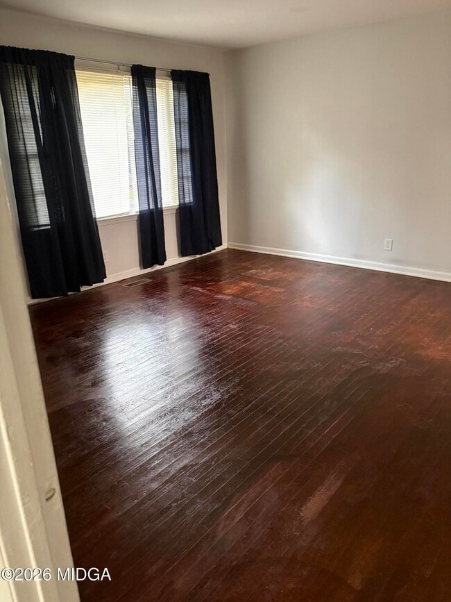 Building Photo - 3358 Club Dr