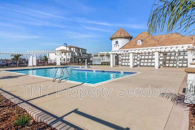 Building Photo - 2960 Valbonne Walk