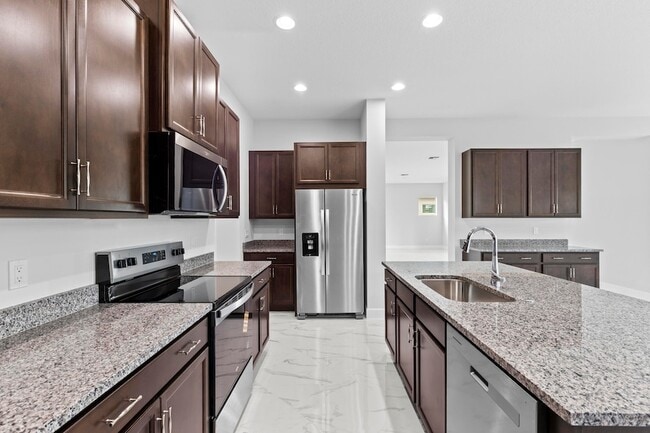 Building Photo - 15054 Wildwood Cir