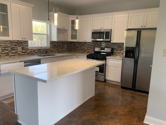 Building Photo - 14203 Cloverhill Blvd