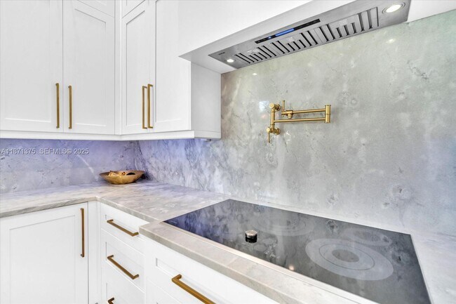 Building Photo - 5478 SW 189th Ave