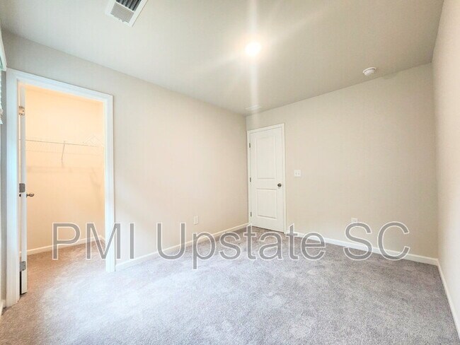 Building Photo - 810 Sandbach Rd