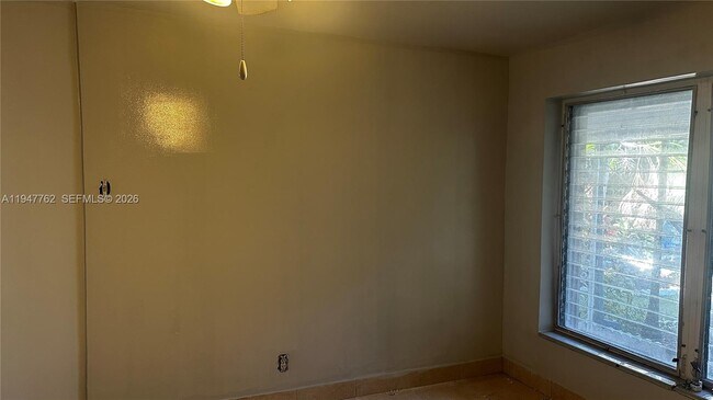 Building Photo - 732 Moffett St