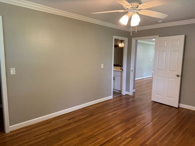 Building Photo - 5015 Manuel Dr