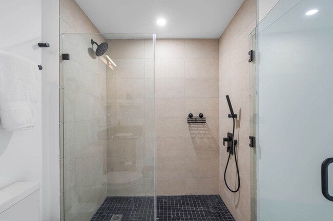 Building Photo - 225 N Miami Ave