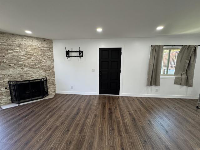 Building Photo - 847 Tamayo Dr