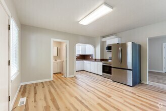 Building Photo - 3 BR Home near Springwater Trail and Powel...