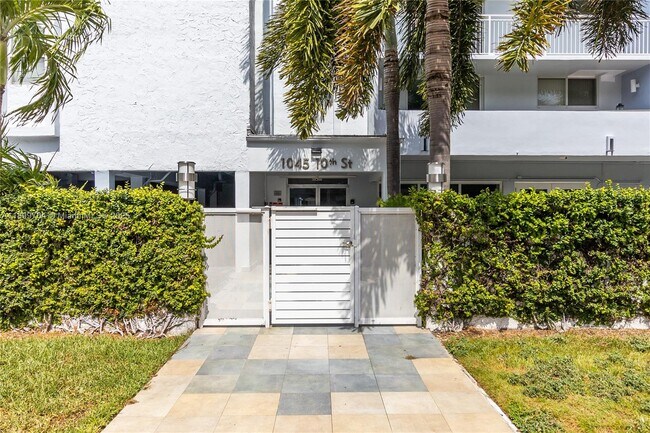 Building Photo - 1045 10th St