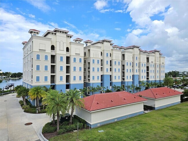 Building Photo - 503 N Tamiami Trail
