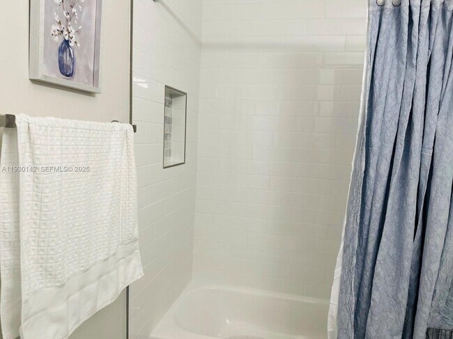 Building Photo - 4508 SW 160th Ave